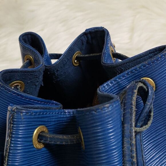 💯 Authentic Louis Vuitton Epi Noe Bag🍀 - Picture 6 of 17